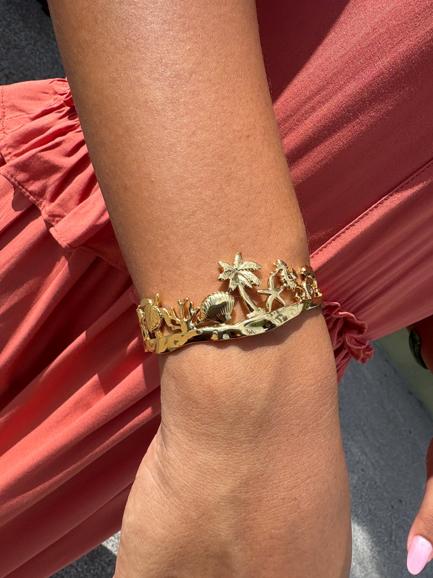 Bracelet Island